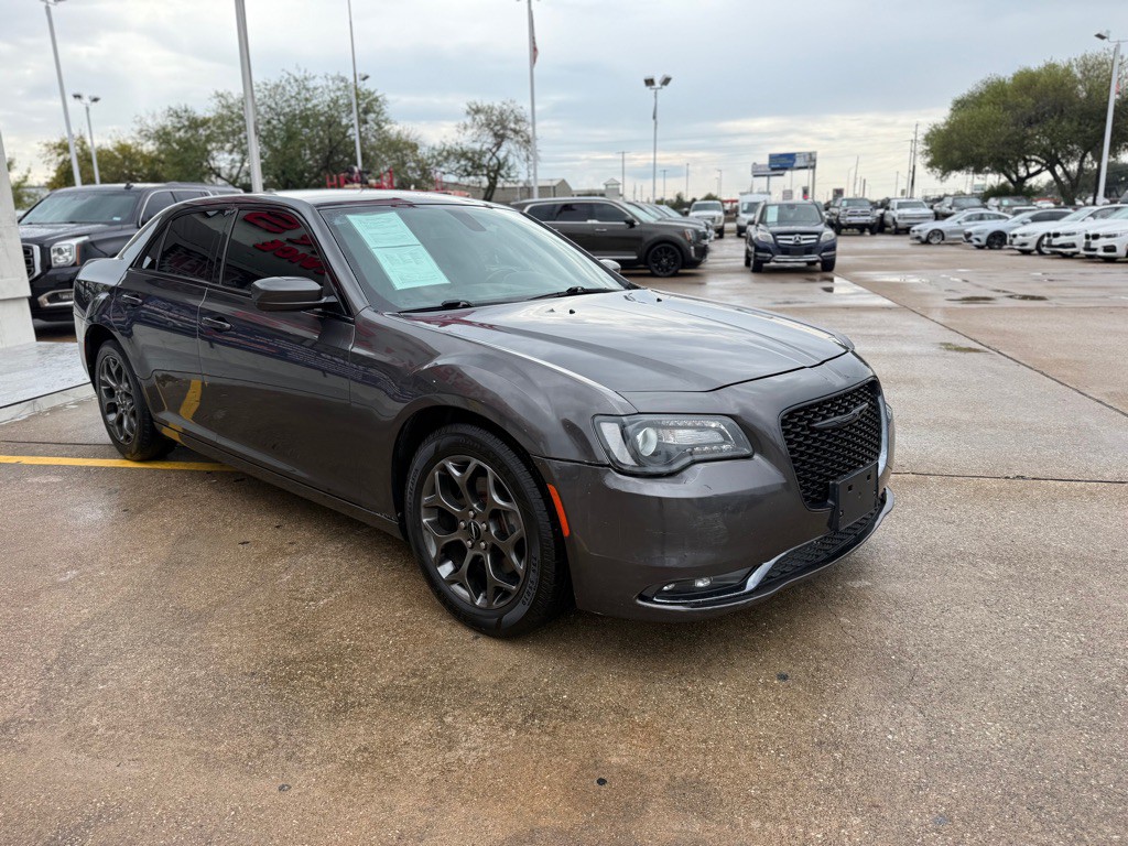 2018 Chrysler 300 Image 4