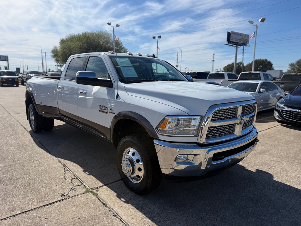 2017 RAM 3500 Image 3