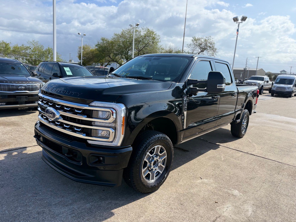 2023 Ford F-250 Image 1