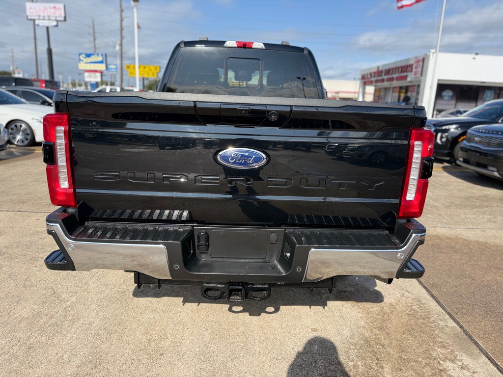 2023 Ford F-250 Image 6