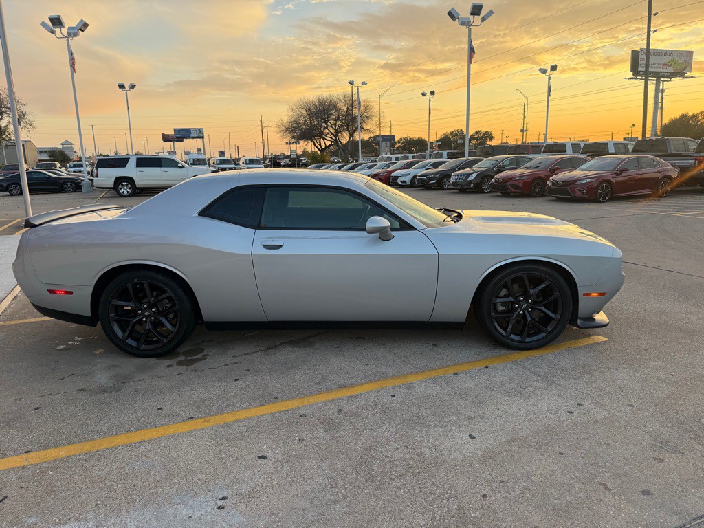 2021 Dodge Challenger Image 4