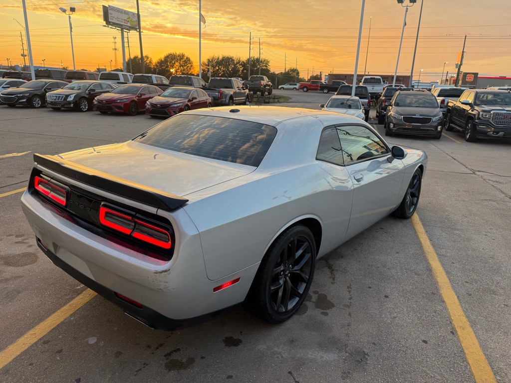 2021 Dodge Challenger Image 6