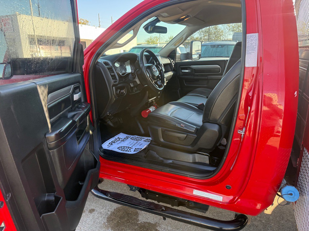 2019 RAM 3500 Image 14