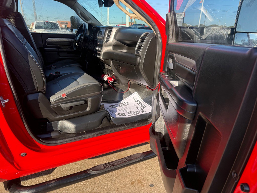 2019 RAM 3500 Image 16