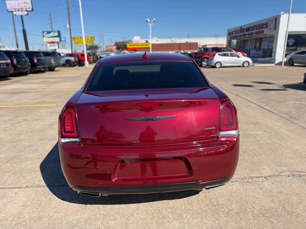 2022 Chrysler 300 Image 5