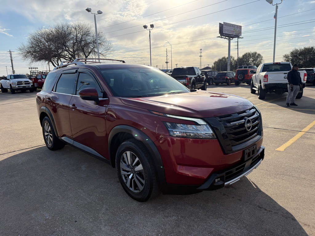 2022 Nissan Pathfinder Image 4