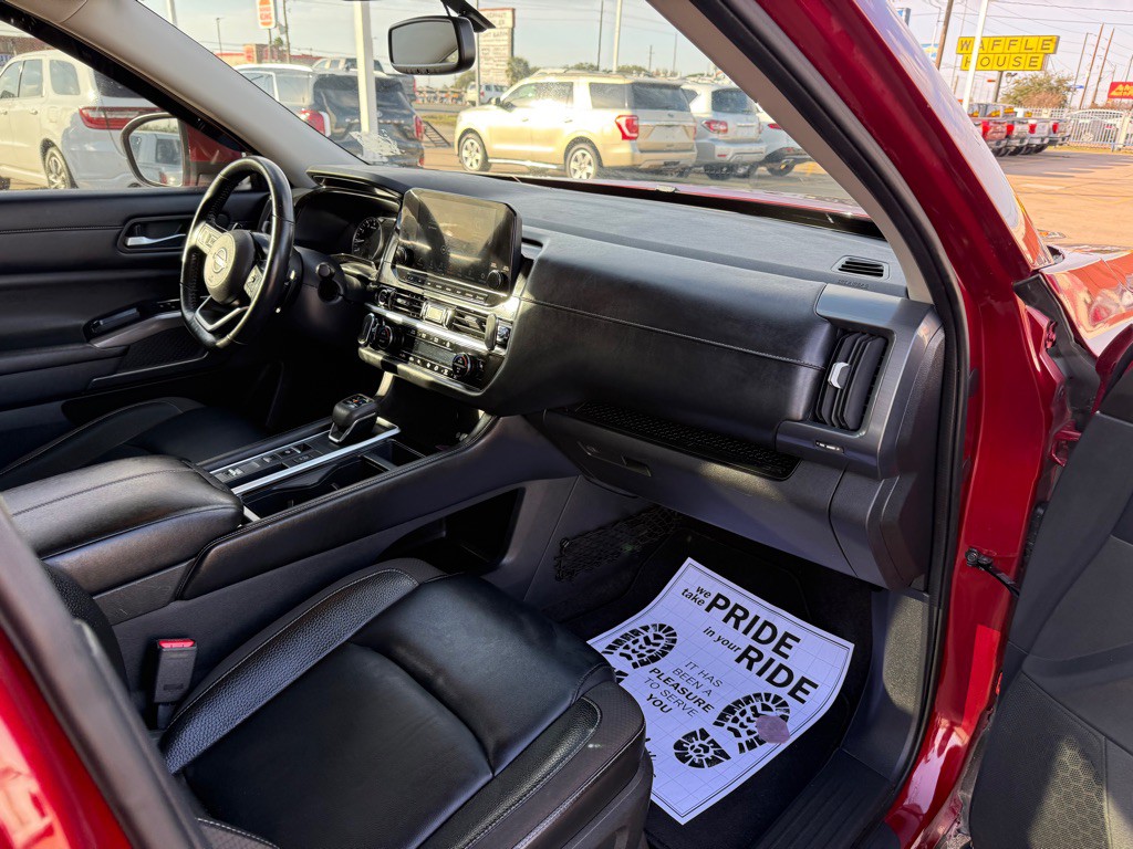 2022 Nissan Pathfinder Image 14