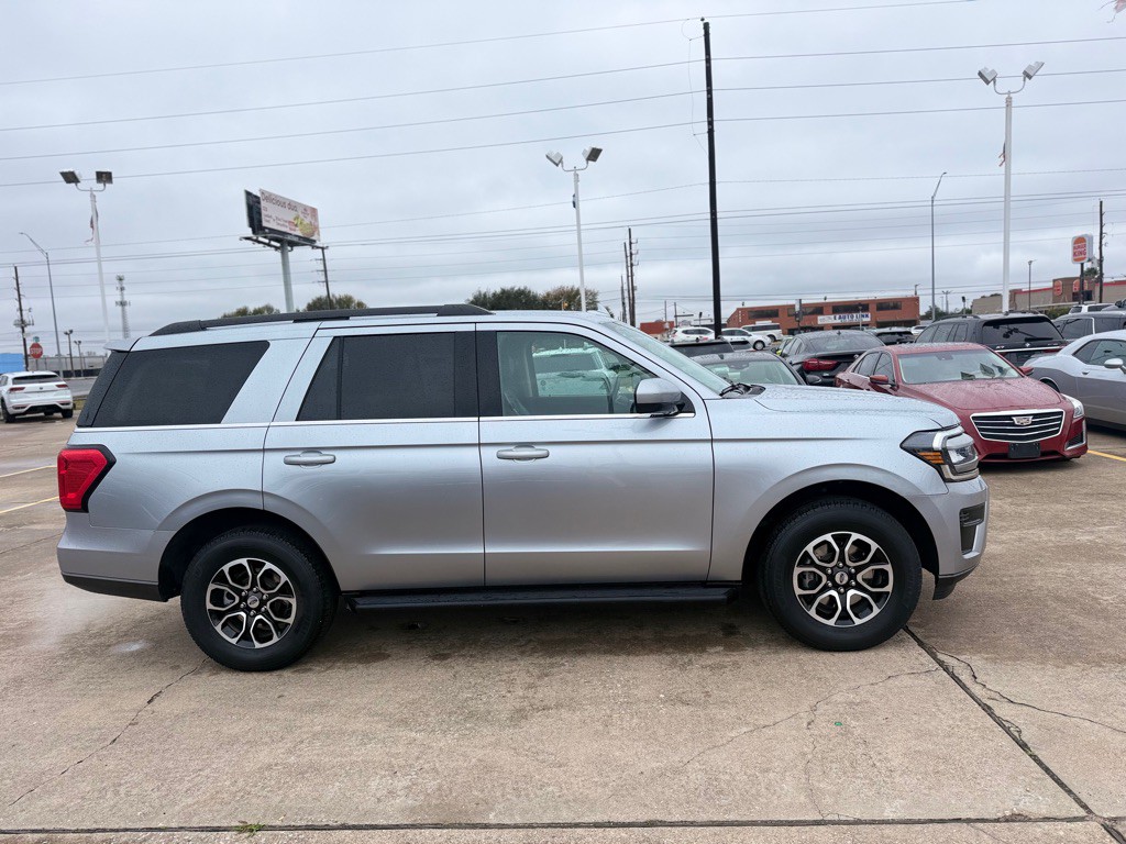 2024 Ford Expedition Image 3