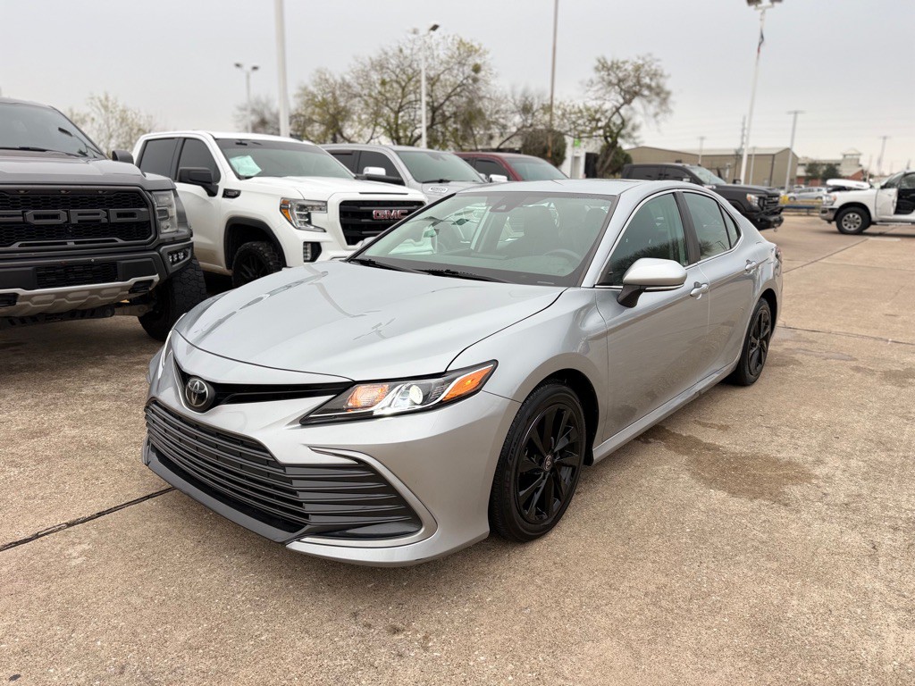 2023 Toyota Camry Image 1
