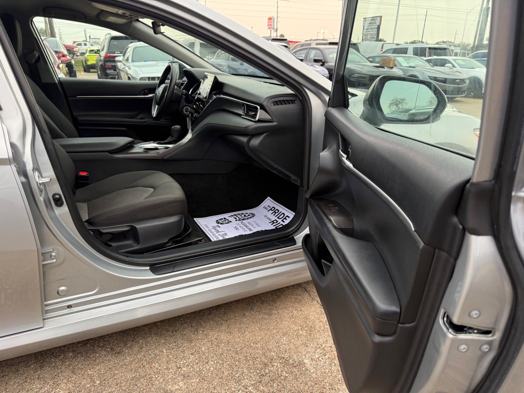2023 Toyota Camry Image 12