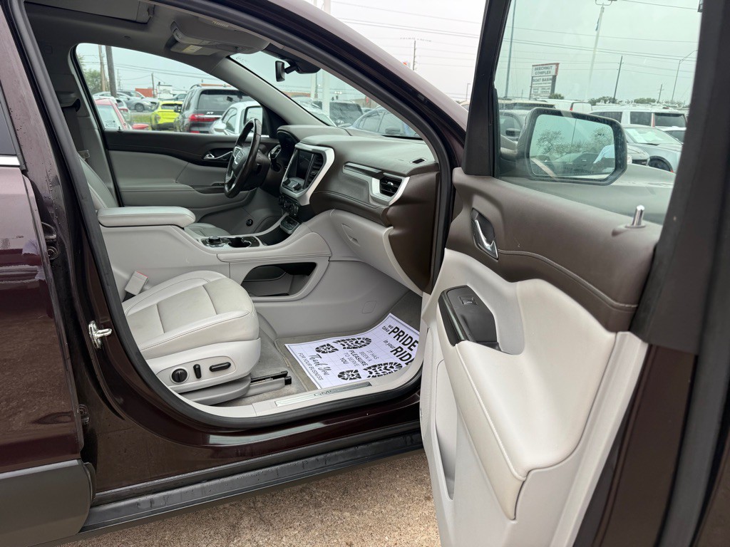 2021 GMC Acadia Image 4