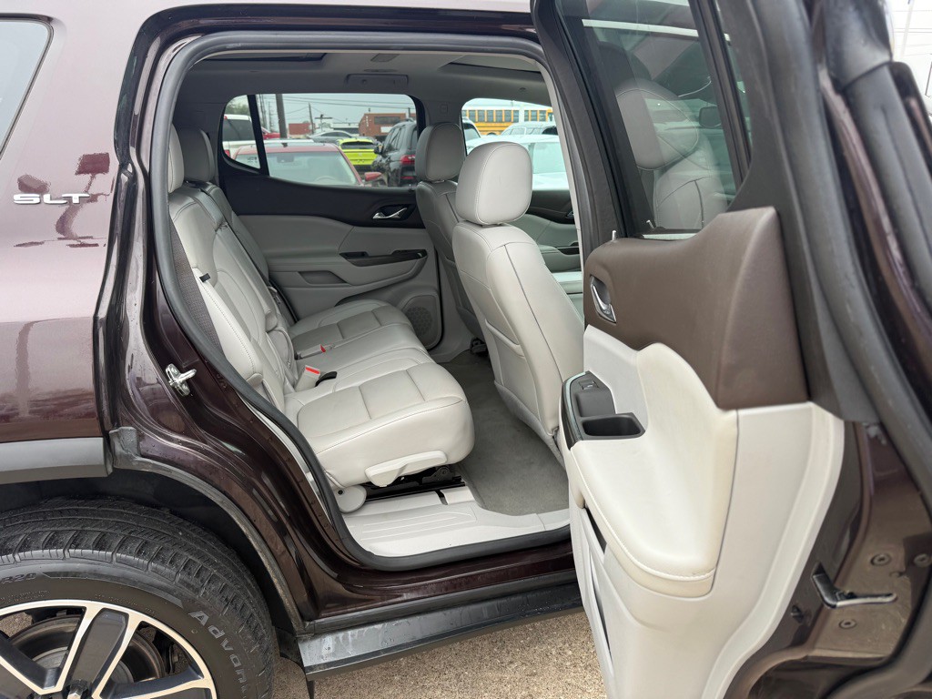 2021 GMC Acadia Image 8