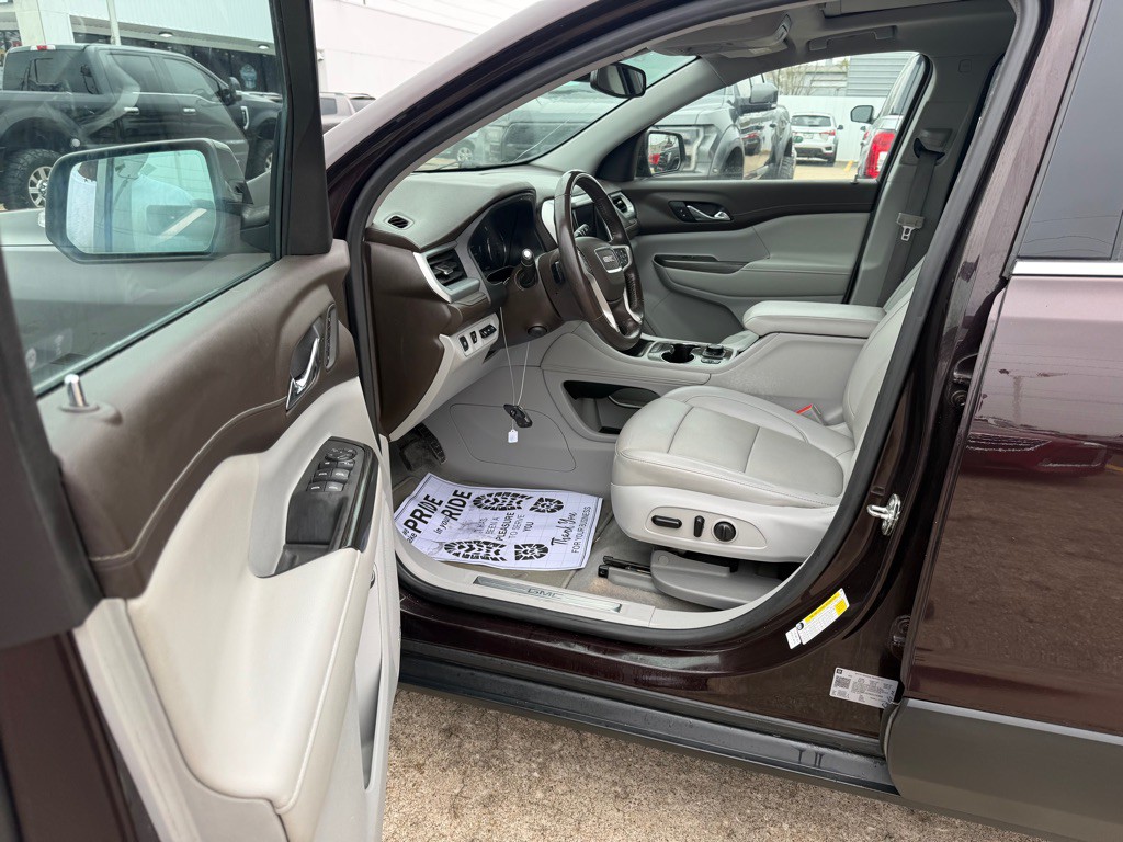 2021 GMC Acadia Image 12