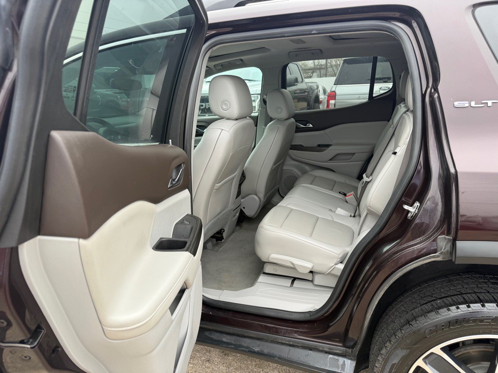 2021 GMC Acadia Image 17