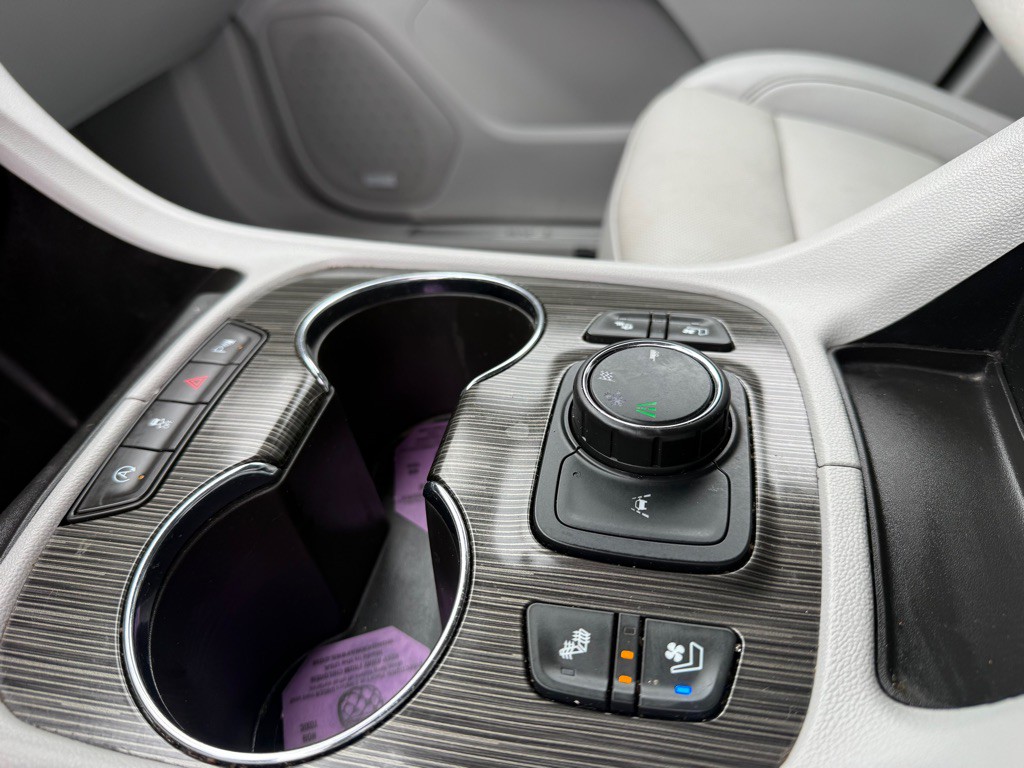 2021 GMC Acadia Image 18