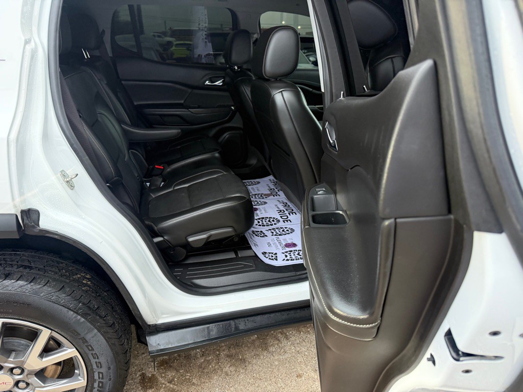 2021 GMC Acadia Image 11