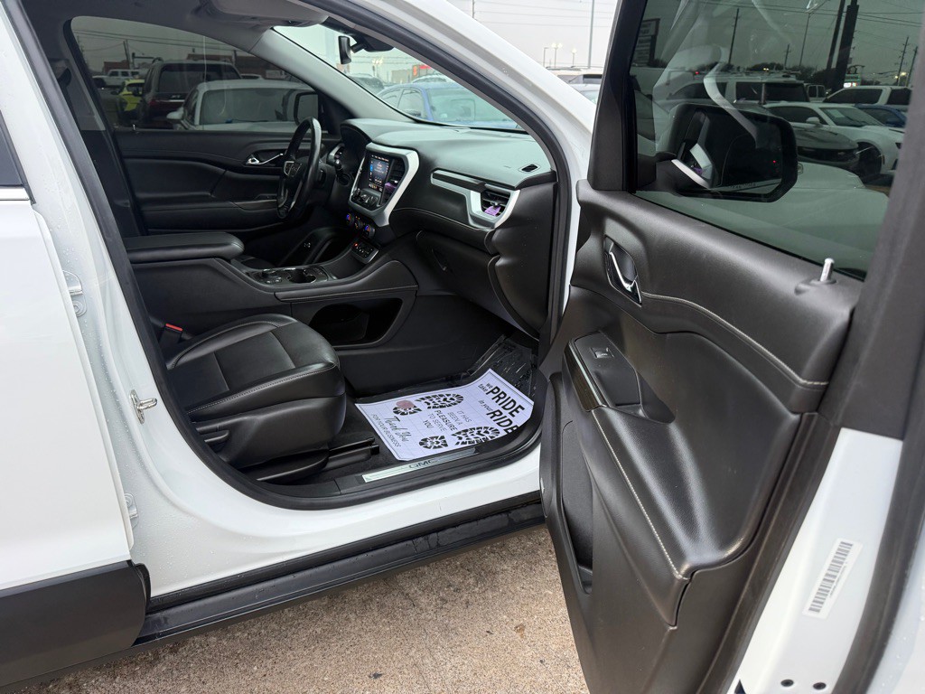 2021 GMC Acadia Image 12