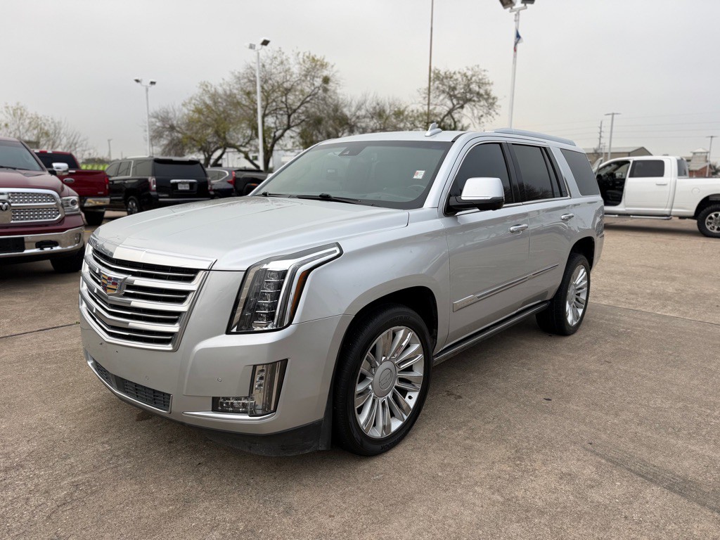 2016 Cadillac Escalade Image 1