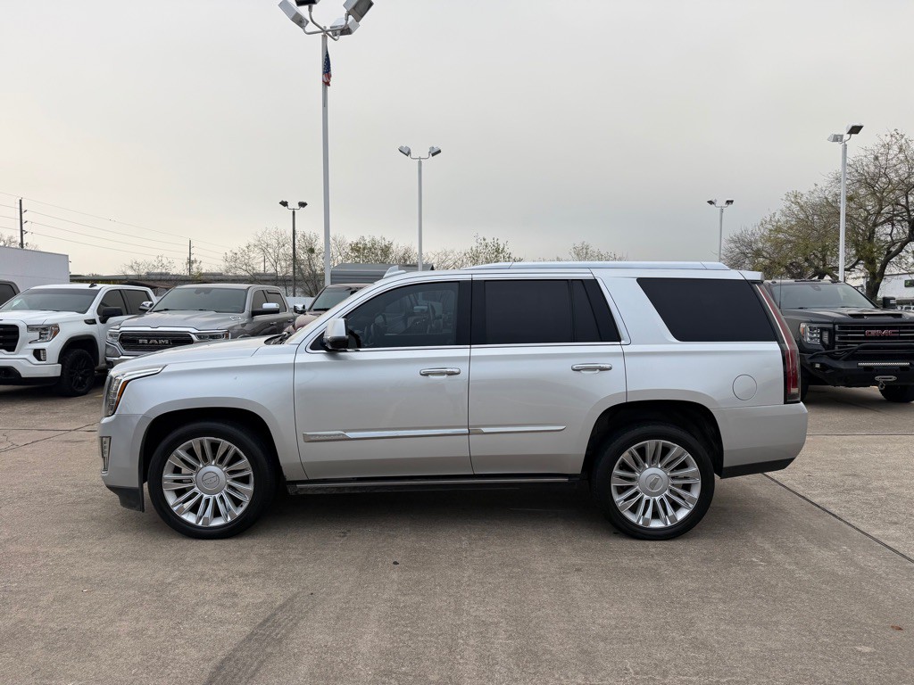 2016 Cadillac Escalade Image 4