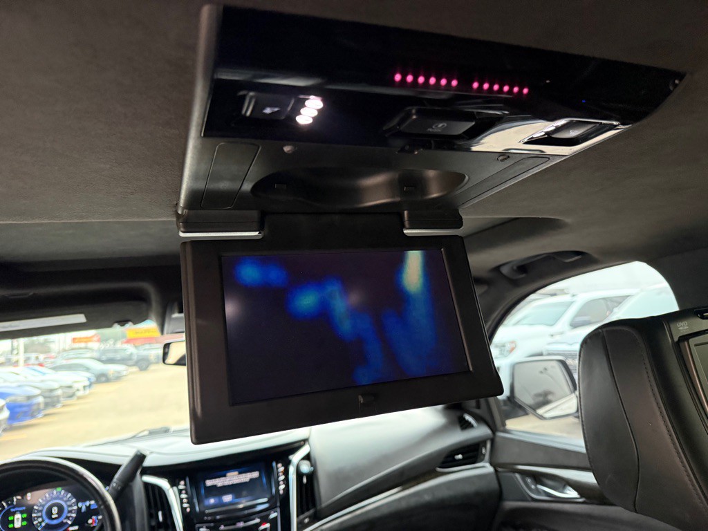 2016 Cadillac Escalade Image 14