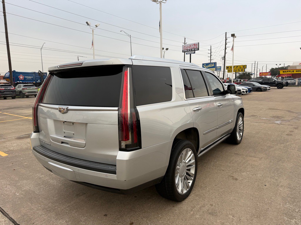 2016 Cadillac Escalade Image 18