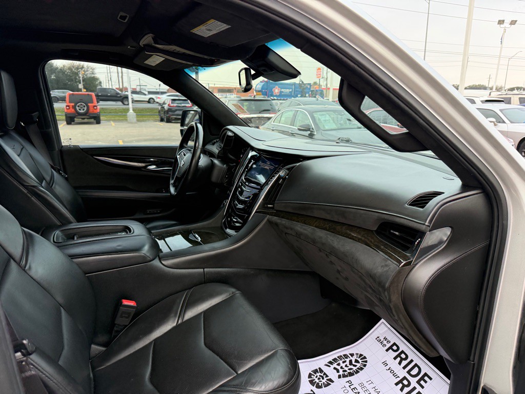 2016 Cadillac Escalade Image 22