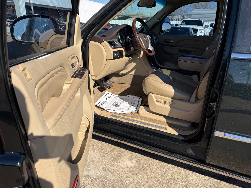 2013 Cadillac Escalade Image 5