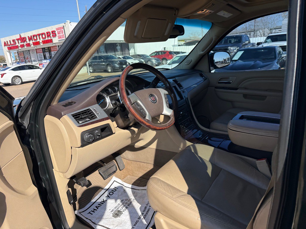 2013 Cadillac Escalade Image 8