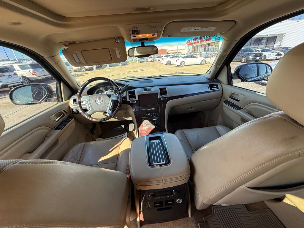 2013 Cadillac Escalade Image 9