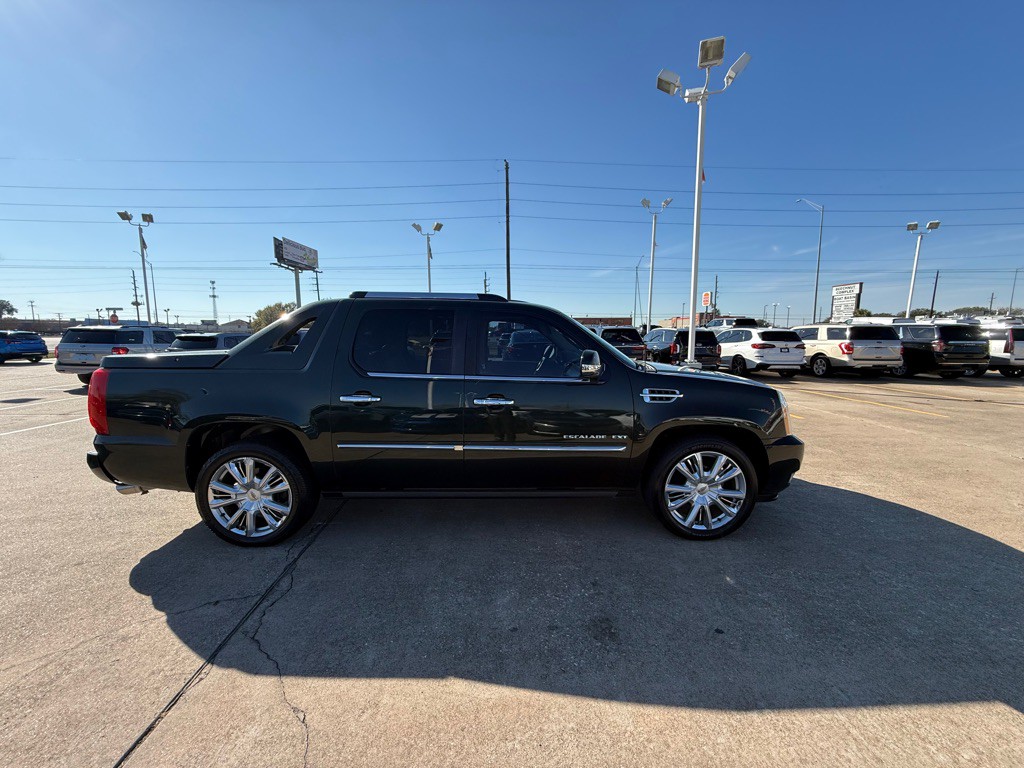 2013 Cadillac Escalade Image 19