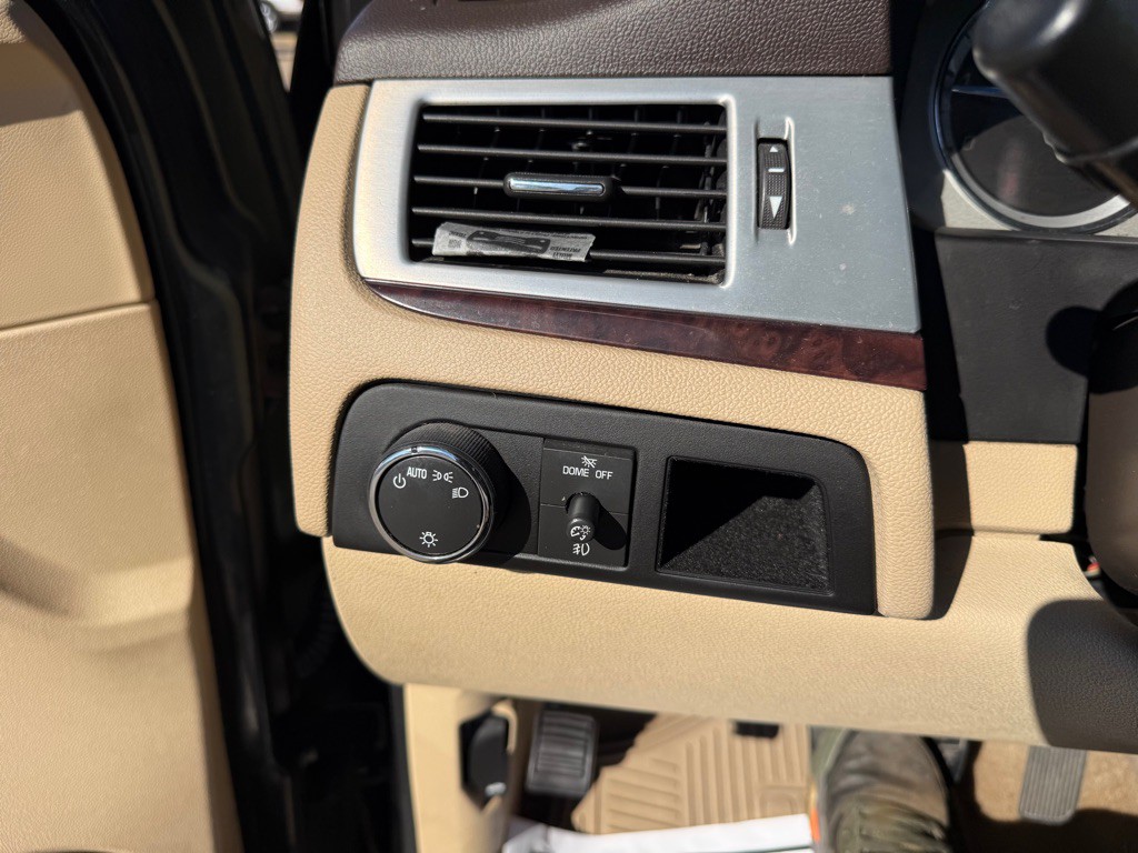 2013 Cadillac Escalade Image 23