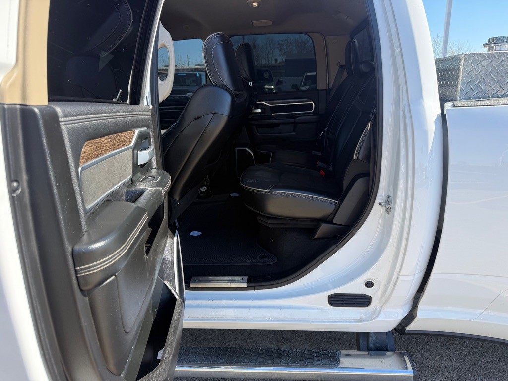 2020 RAM 3500 Image 16