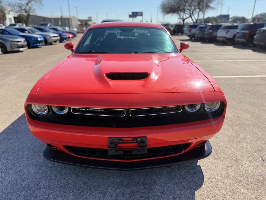 2022 Dodge Challenger Image 2