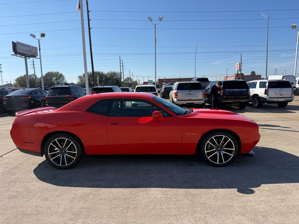 2022 Dodge Challenger Image 3