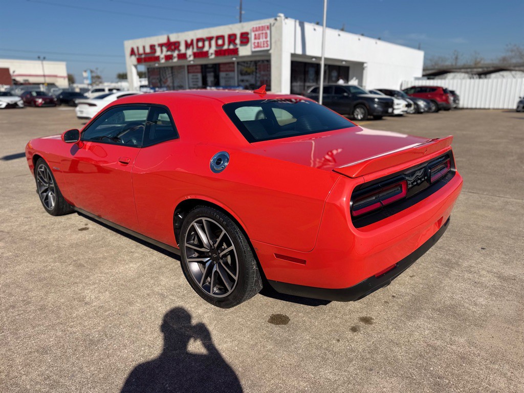 2022 Dodge Challenger Image 9