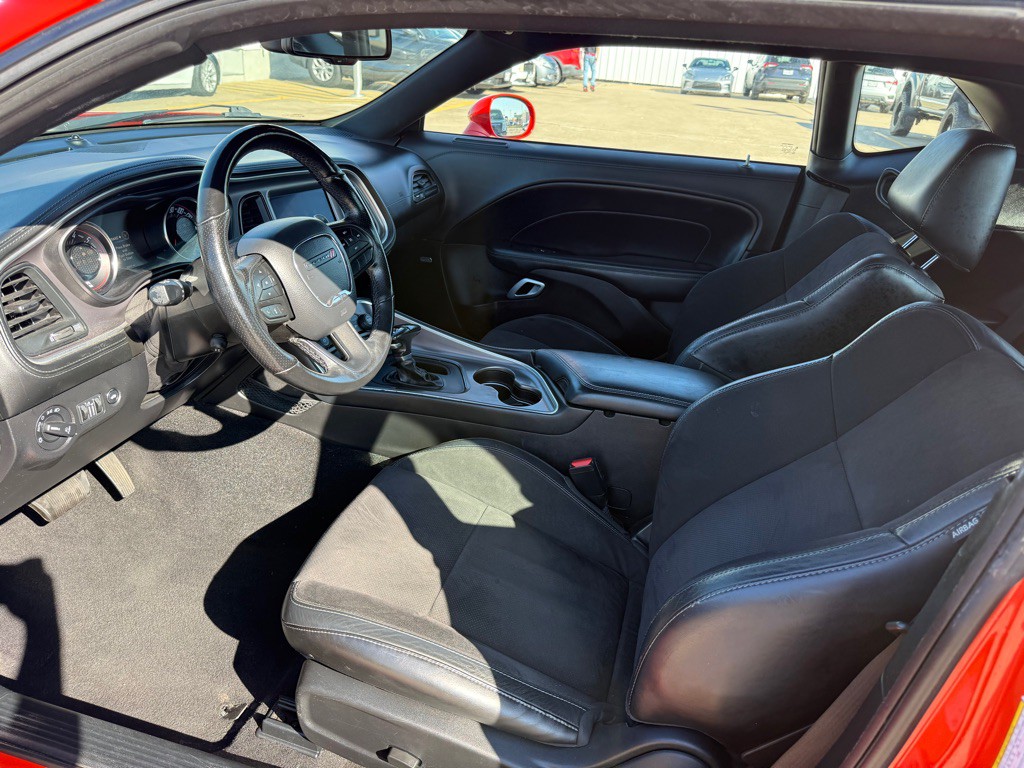 2022 Dodge Challenger Image 12