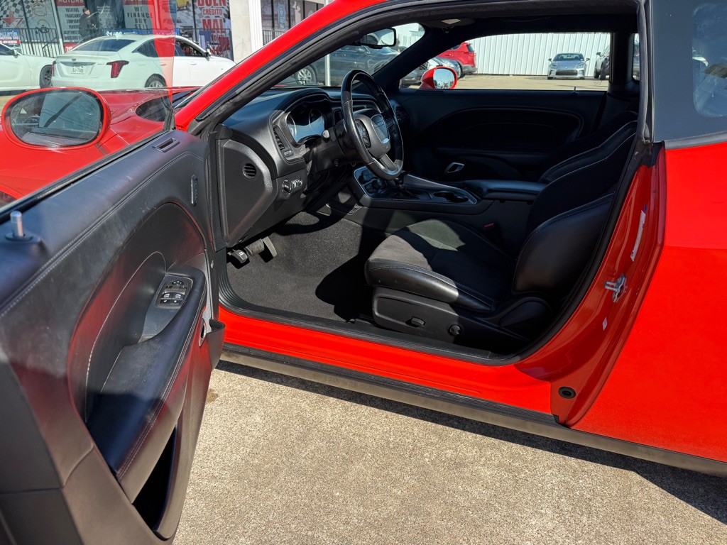 2022 Dodge Challenger Image 13