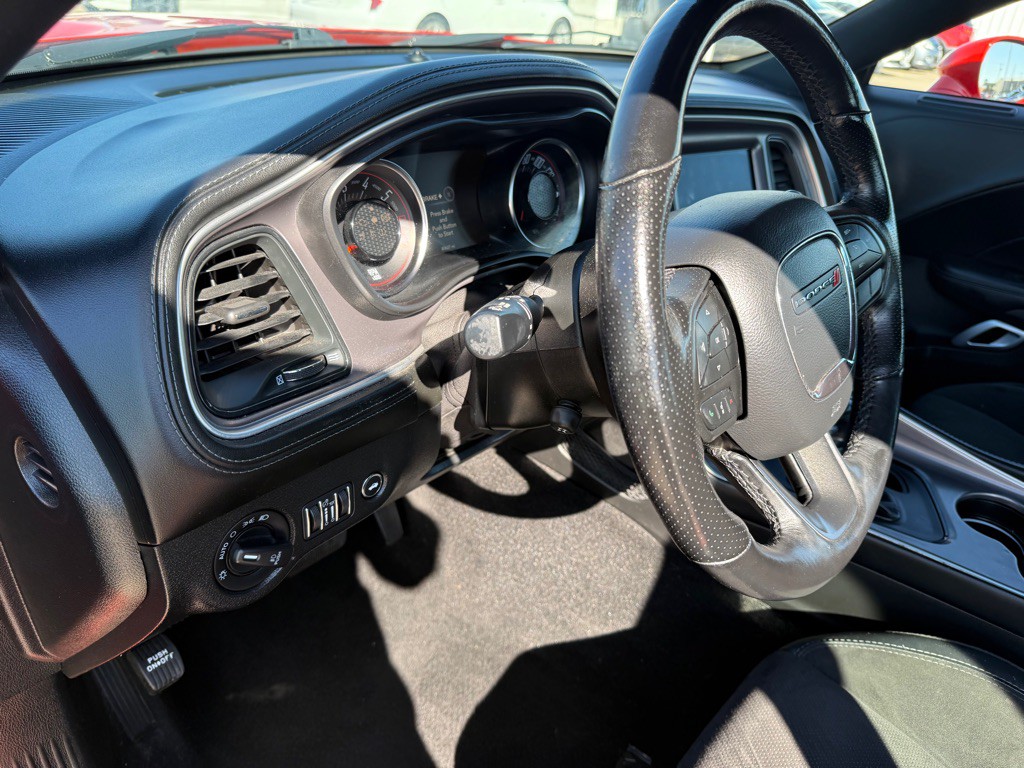 2022 Dodge Challenger Image 16