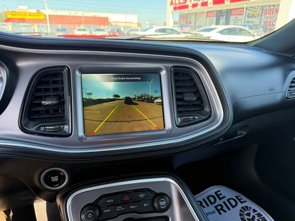 2022 Dodge Challenger Image 18