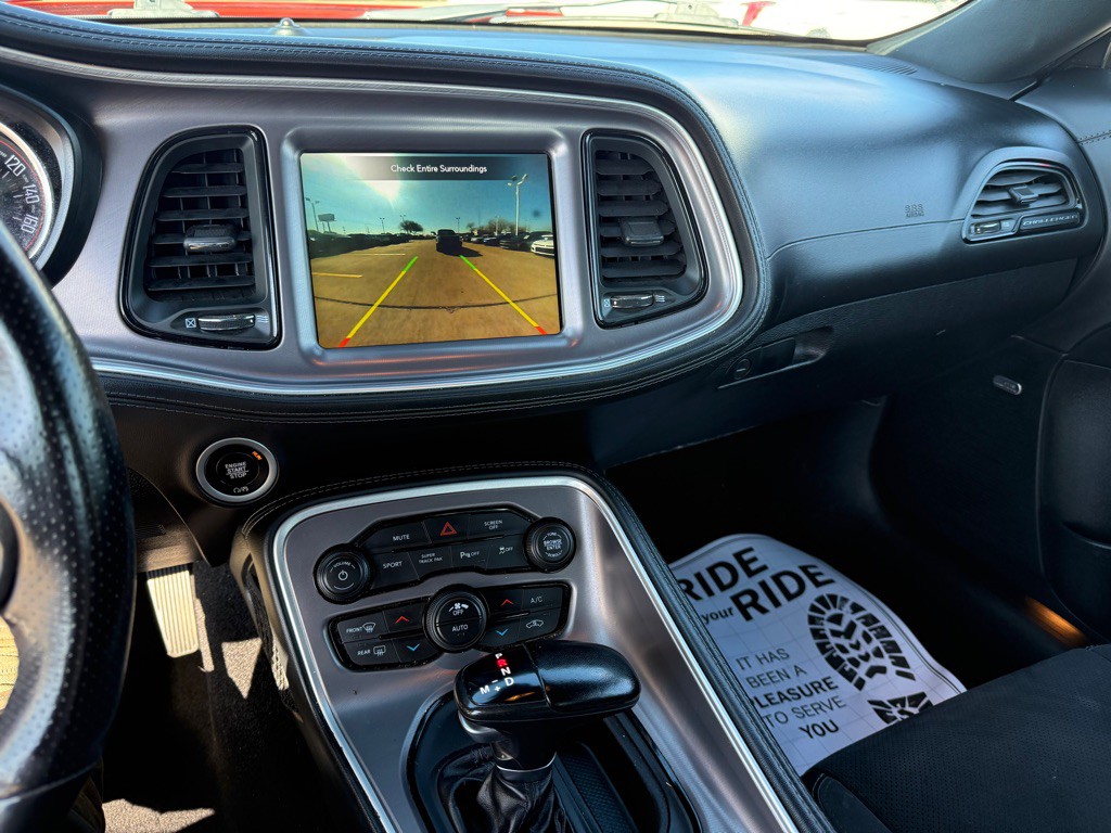 2022 Dodge Challenger Image 19