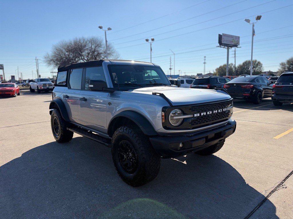 2022 Ford Bronco Image 3