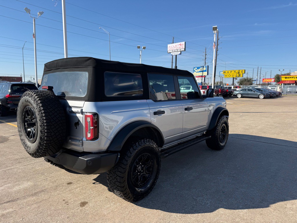 2022 Ford Bronco Image 8