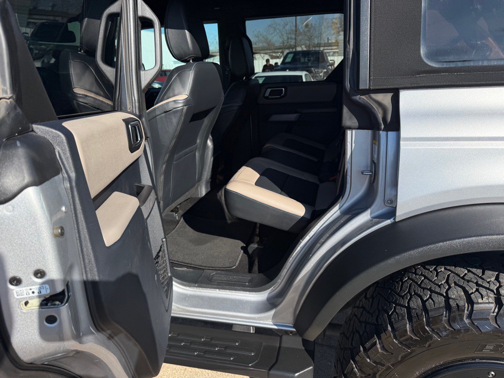 2022 Ford Bronco Image 9