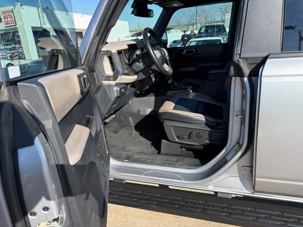 2022 Ford Bronco Image 10