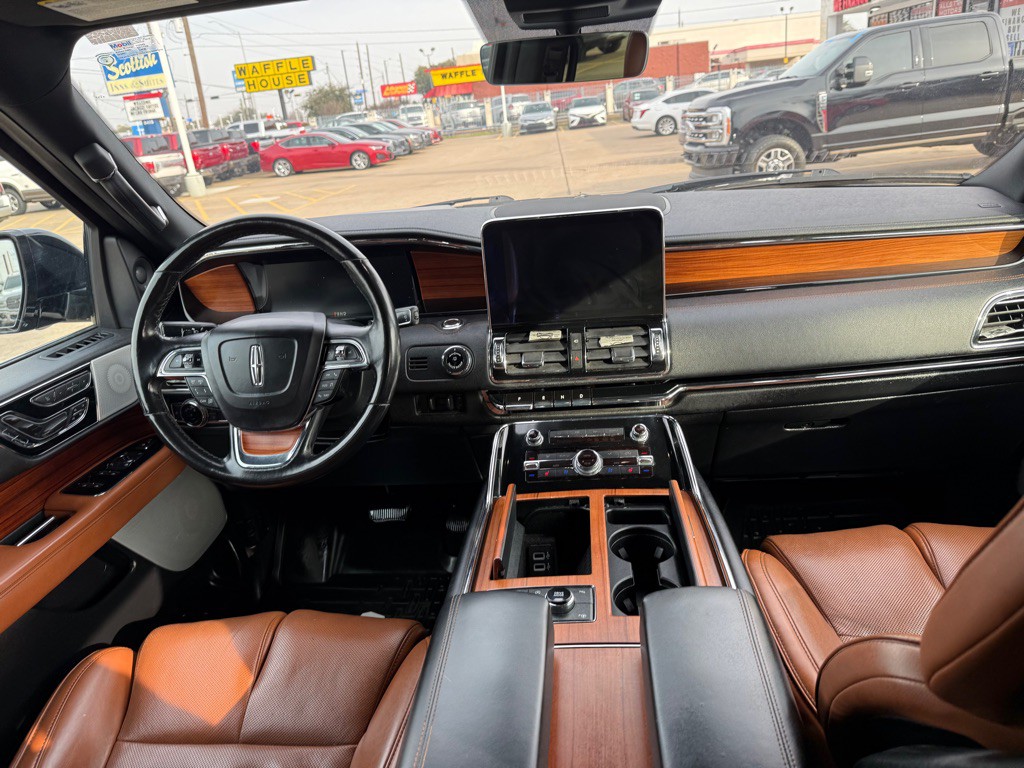2019 Lincoln Navigator Image 13