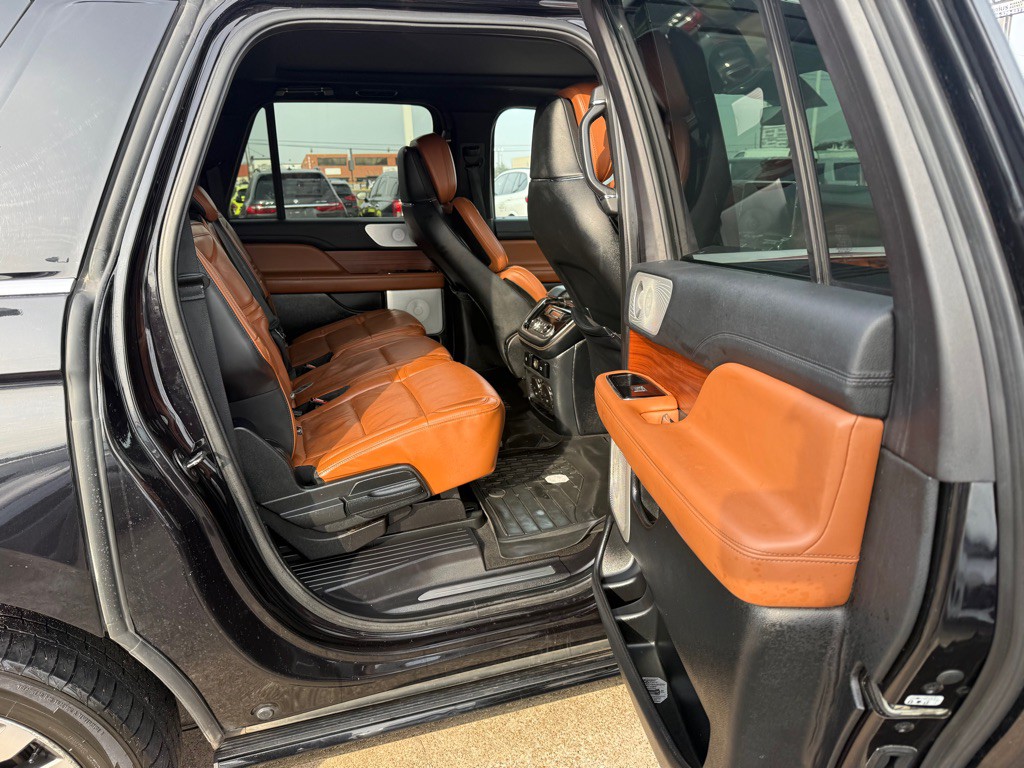 2019 Lincoln Navigator Image 15