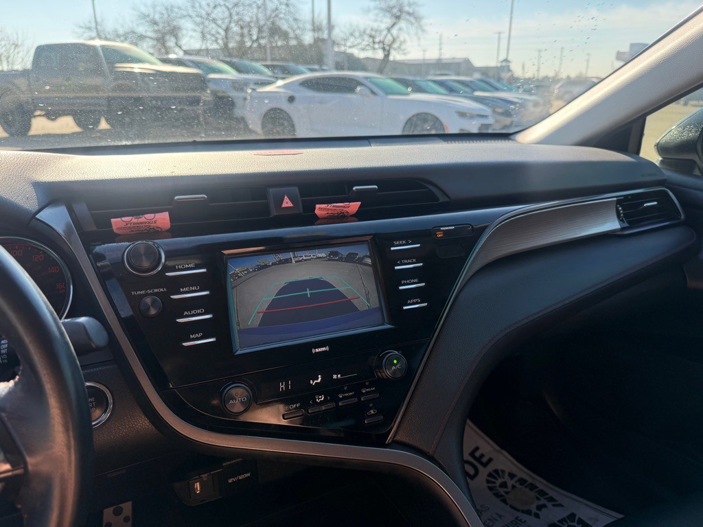 2020 Toyota Camry Image 17