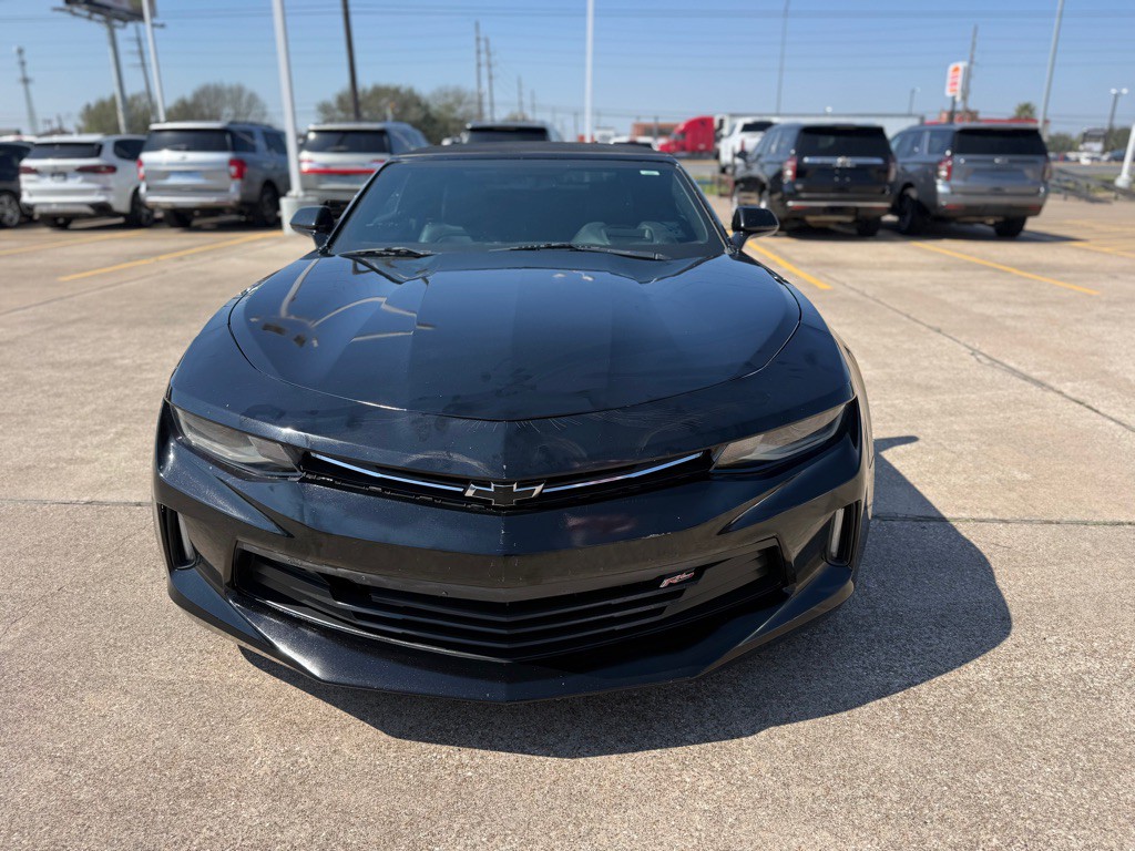 2017 Chevrolet Camaro Image 2