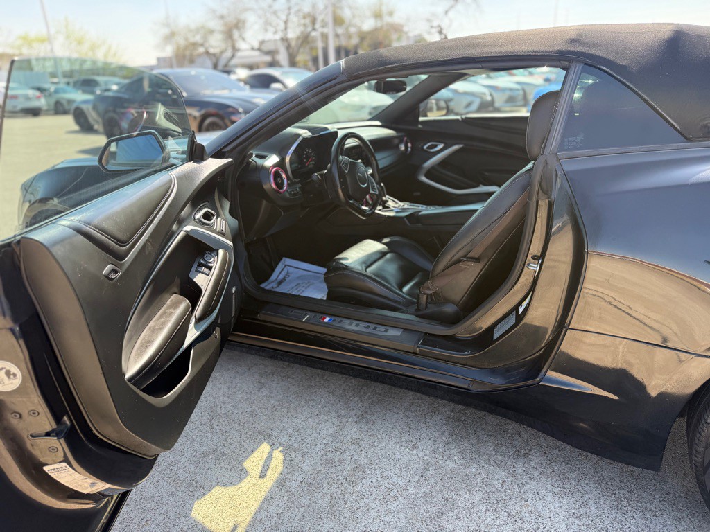 2017 Chevrolet Camaro Image 11