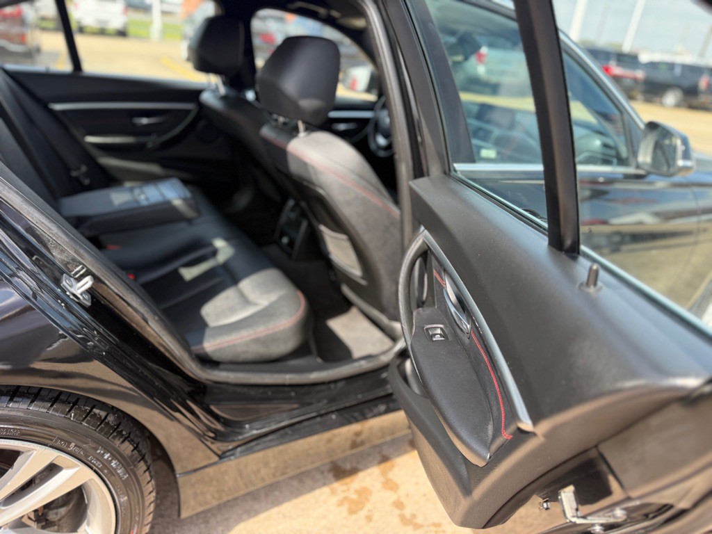 2018 BMW 3 Series Image 13